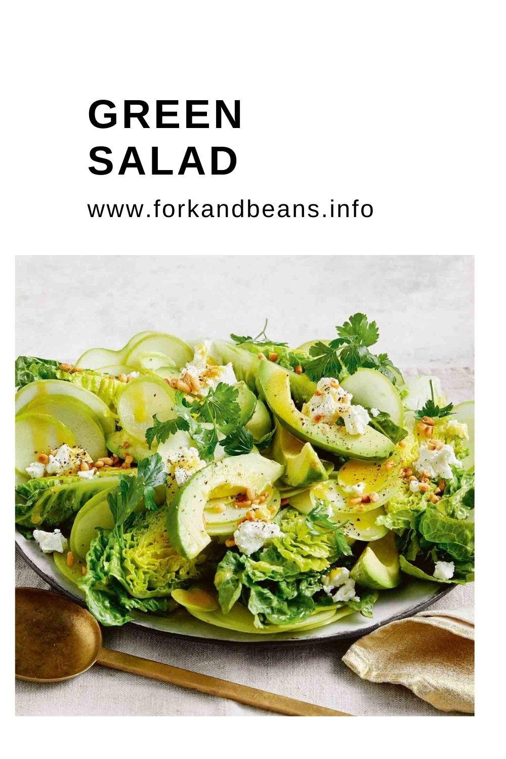 Super green salad with avocado, apple and goat's cheese