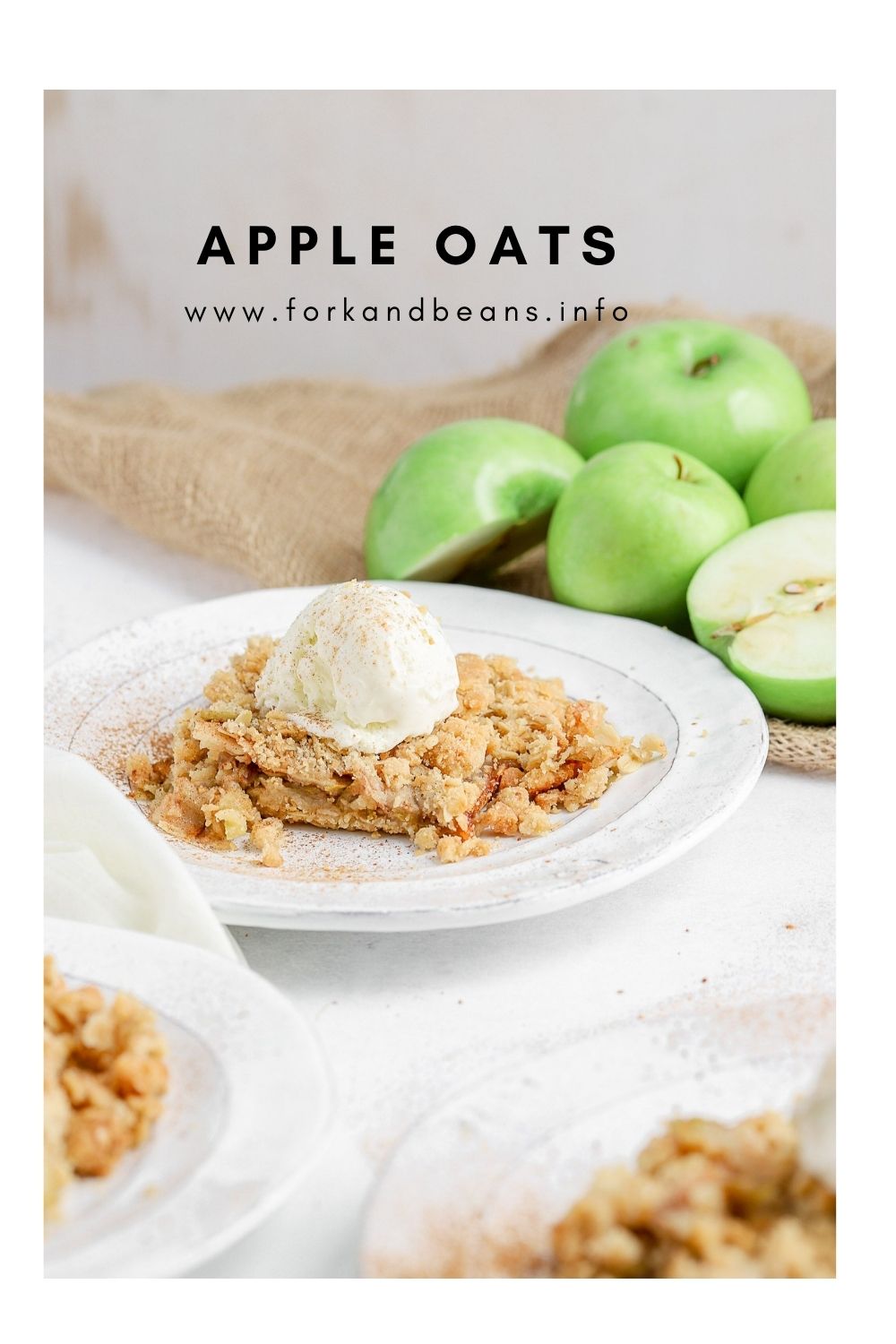 Healthy Apple Cinnamon Oatmeal Recipe (10 mins)